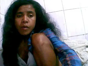Bongacams Watch Live Sex Cams of Carennehot2