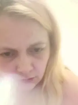 Cam4 Live Sex of lapetitecoquin3