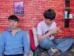 Cam4 Private Sex Chat of Hoot_boyss_
