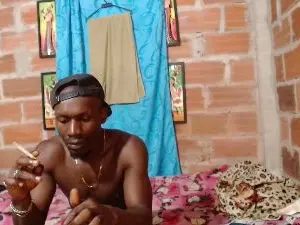 Cam4 Live Sex of miltonn_jakee35