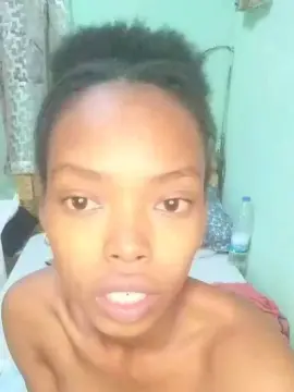Cam4 Free Live Porn of tinah23
