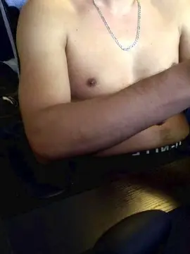 Cam4 Sex Cam of yoloyo93