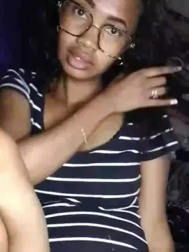 Cam4 Live Sex of Mimi02_sexyhot
