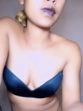 Cam4 Free Porn Cam of Dinah974
