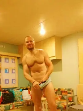 Cam4 Free Porn Cam of frenchyboyy44