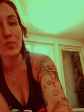 Cam4 Adult Video Chat of TuttiFrutty35
