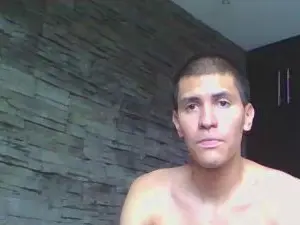 Cam4 Free Live Porn of Sexylatin64