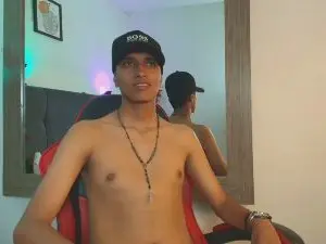 Cam4 Nude Webcam of Alan_Colthon