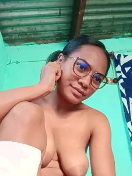 Cam4 Sex Cam of Avotra02