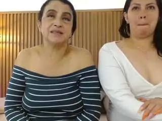 Camsoda Free Live Porn of iris-bloom69