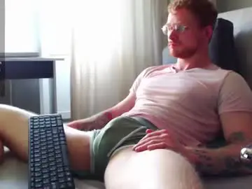 Chaturbate Live Sex Cam of chris_boy37