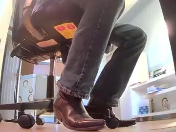 Chaturbate Live Sex Cam of thecowboy_74