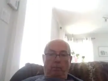 Chaturbate Live Sex Cam of bernard1102