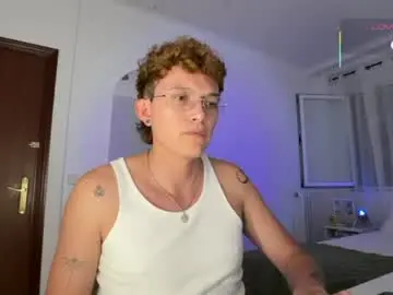 Chaturbate Sex Chat of anddres_boss