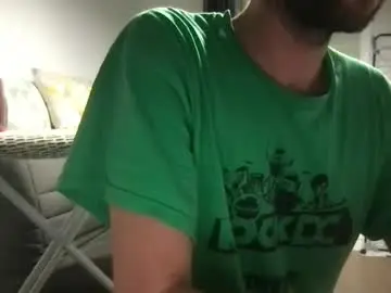 Chaturbate Live Sex Cam of kelkun2828