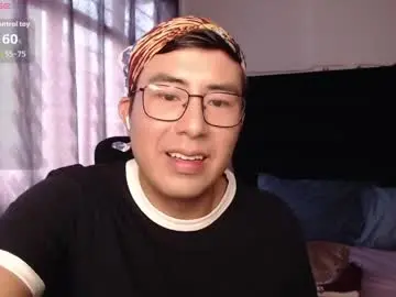 Chaturbate Live Sex Cam of andrewmhilton_