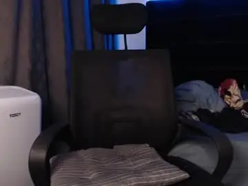 Chaturbate Live Sex Cam of andrewmhilton_