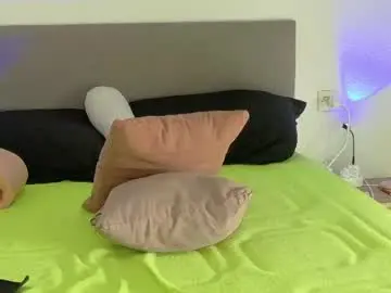 Chaturbate Live Sex Cam of kiralimme_