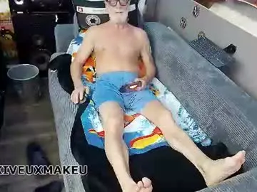 Chaturbate Live Sex of kiveuxmakeu