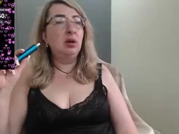 Chaturbate Watch Live Sex Cams of helenenigma