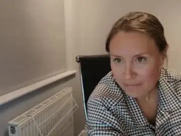 Chaturbate Live Sex Cam of eatmypie69