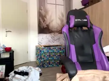 Chaturbate Live Sex Cam of caliiie_of