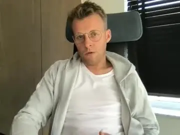 Chaturbate Free Live Porn of max_straight_1