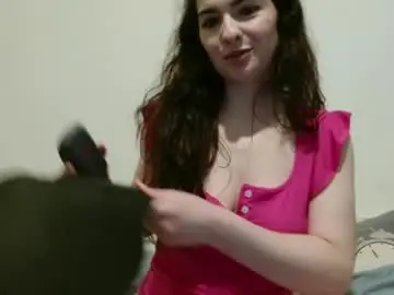 Chaturbate Live Sex Cam of elodiecoquine1