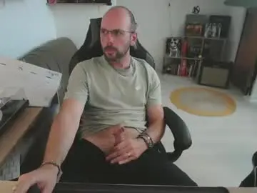 Chaturbate Live Porn of mikmik91