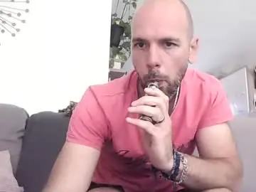 Chaturbate Free Porn Cam of mikmik91