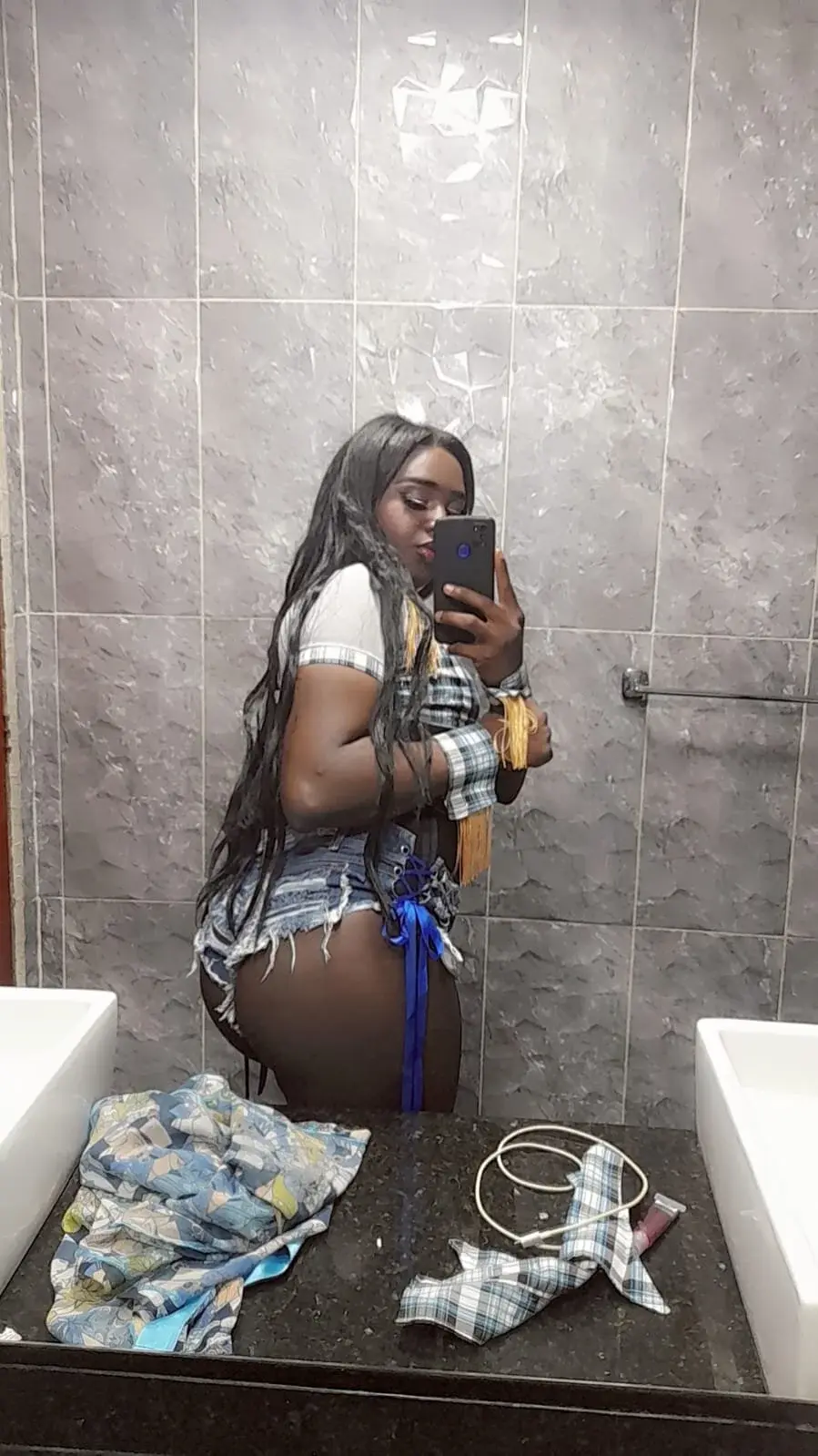 Hugemonsterblack