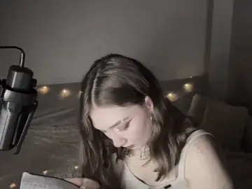 Stripchat Free Porn Cam of LolaPanzica