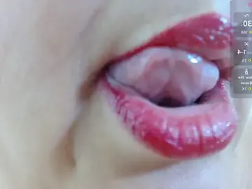 Stripchat Live Sex of Kerly_Doll