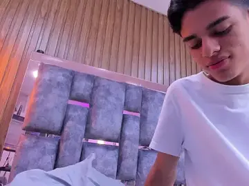Stripchat Free Porn Cam of owen__johnson