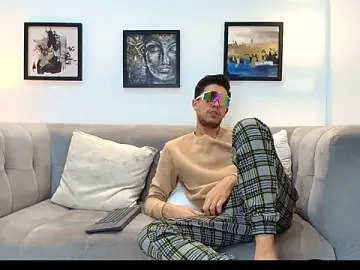 Stripchat Adult Webcam of YOUNG_GUYS1