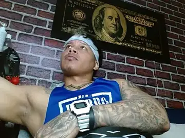Stripchat Live Sex Cam of jordan_bigcock_