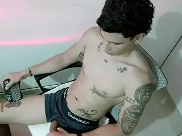 Stripchat Live Sex Cam of srghost333