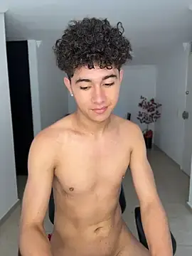 Stripchat Free Live Porn of DavidfullOFlove