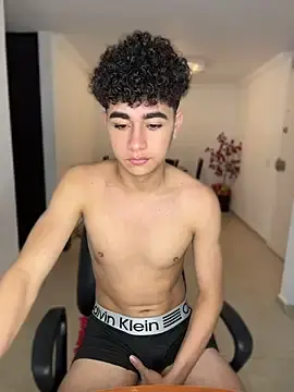 Stripchat Live Sex Cam of DavidfullOFlove