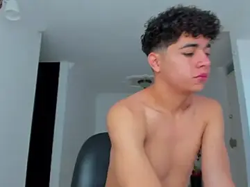 Stripchat Live Sex of DavidfullOFlove