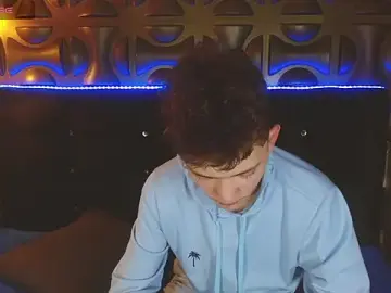 Stripchat Free Porn Cam of cruz_dante