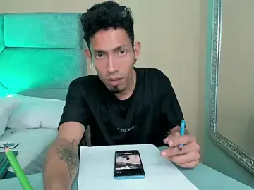 Stripchat Adult Webcam of NoaahTylor