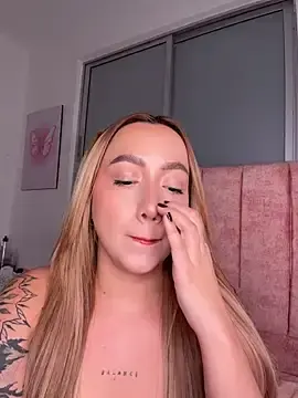Stripchat Free Live Porn of Rebe_
