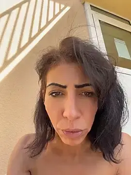 Stripchat Free Porn Cam of Yasmiinee
