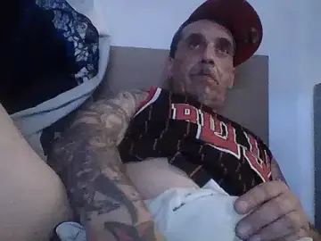 Stripchat Sex Cam of ShiftedSlam