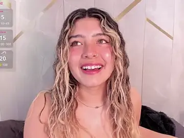 Stripchat Sex Cam of ChloeBelle_