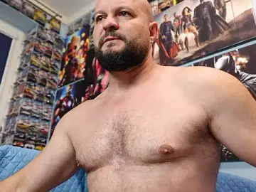 Stripchat Free Porn Cam of Muscle_Bear