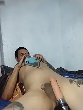 Stripchat Live Sex of eroos_twink