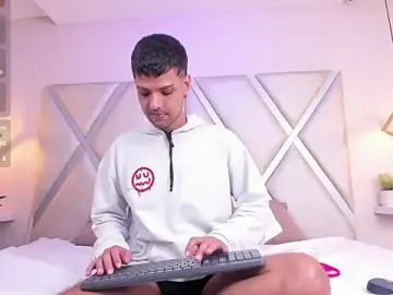 Stripchat Watch Live Sex Cams of Clarentz