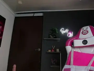 Stripchat Live Sex Cam of Emilyjhonson_01